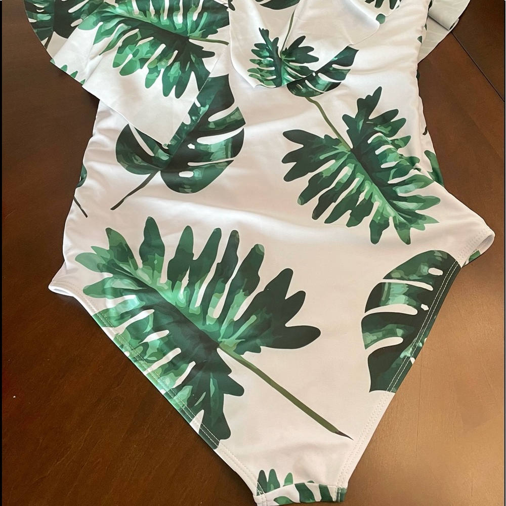 Extremely Forgiving And Comfortable Swimsuit - image 4